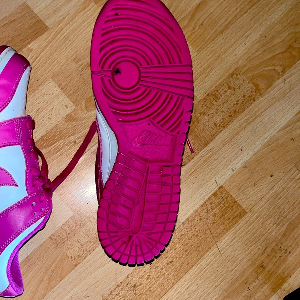 Nike Women's Pink and White Athletic Shoes - Picture 7 of 7